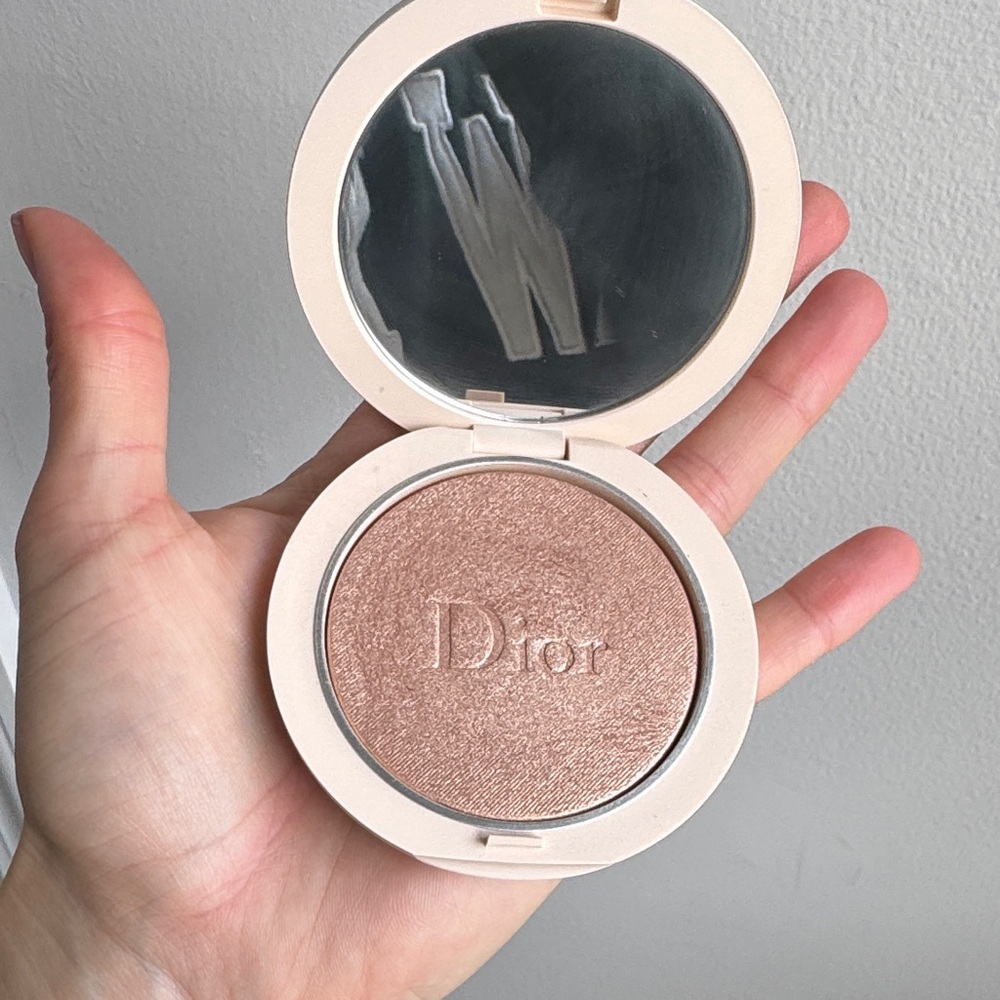 Dior Forever 01 Nude Glow Luminous Rose-Gold Pressed Highlighter